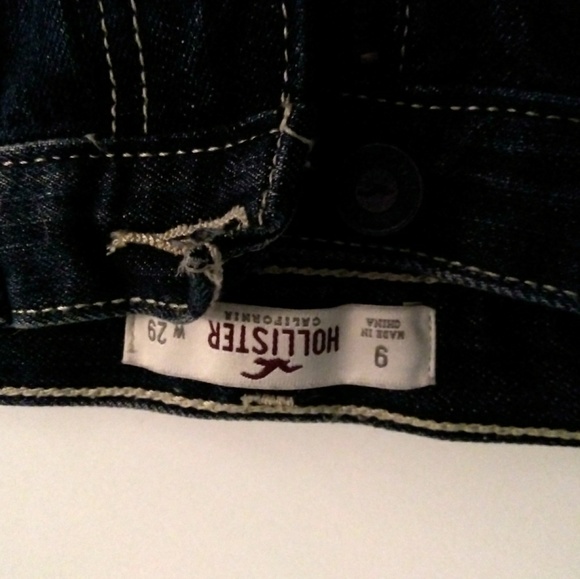 Hollister Distressed Shorts Size 9 - Picture 7 of 8